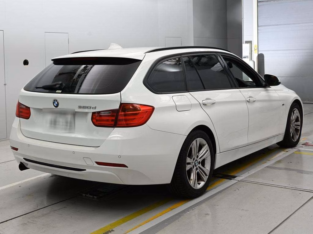 BMW 3-SERIES