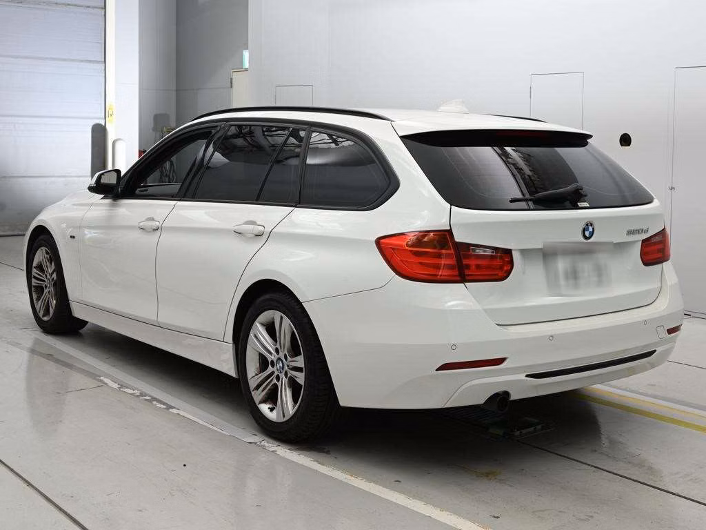BMW 3-SERIES