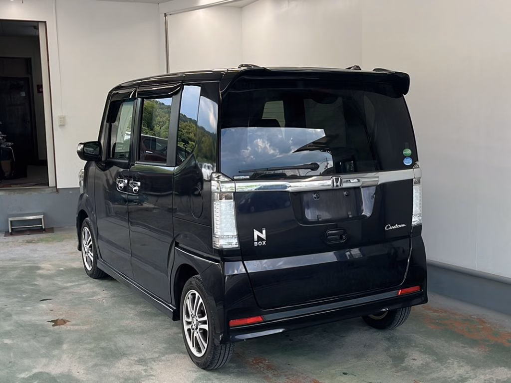 HONDA N-BOX