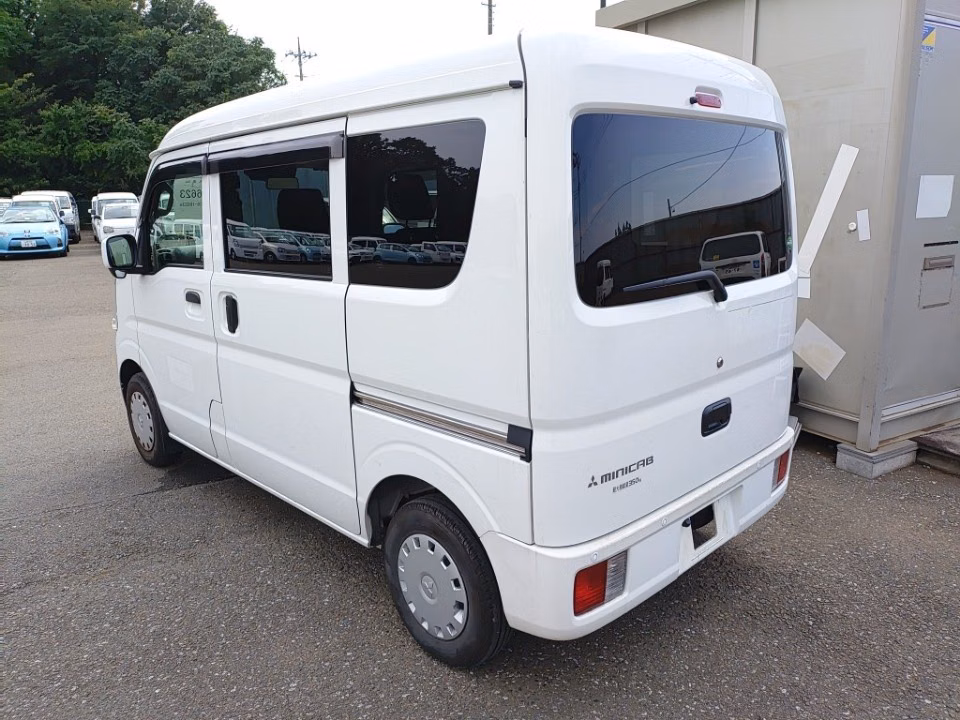 MITSUBISHI MINICAB