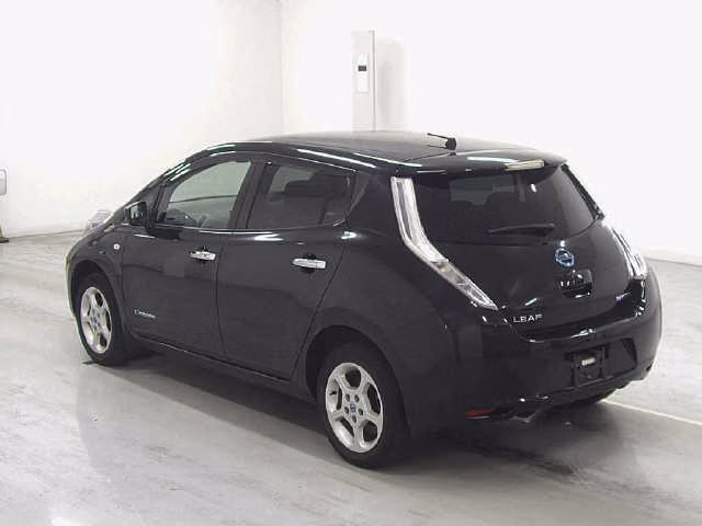 NISSAN LEAF