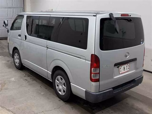 TOYOTA REGIUS ACE