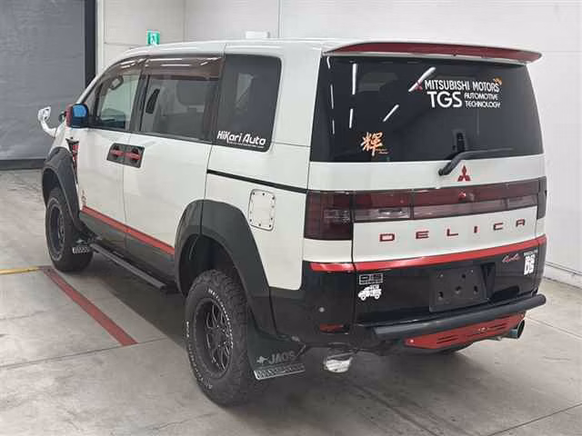 MITSUBISHI DELICA D:5