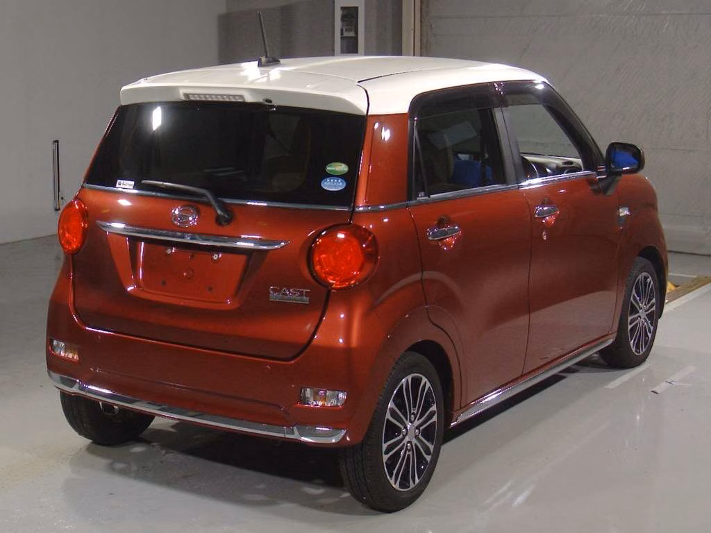 DAIHATSU CAST