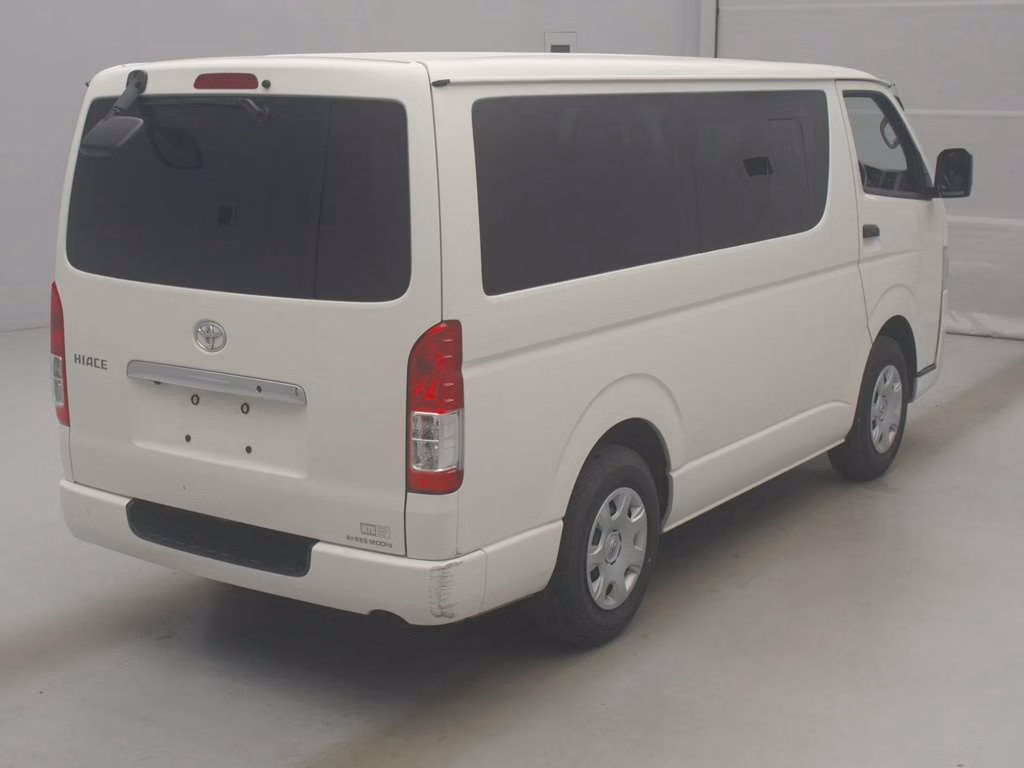 TOYOTA REGIUS ACE