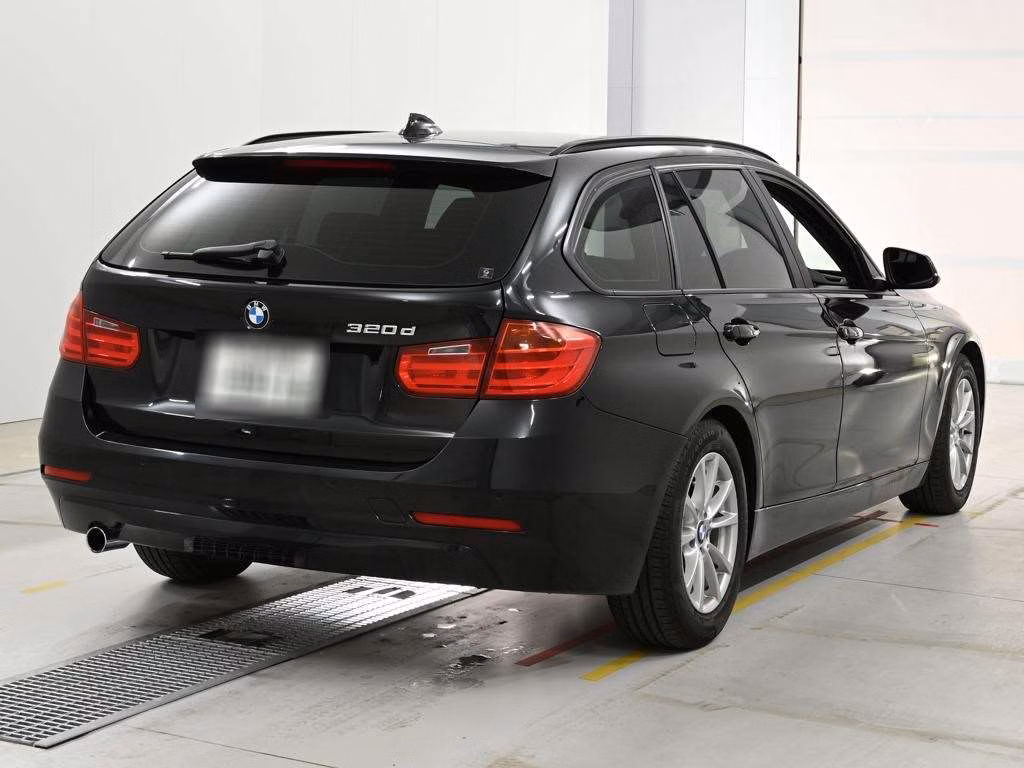 BMW 3-SERIES