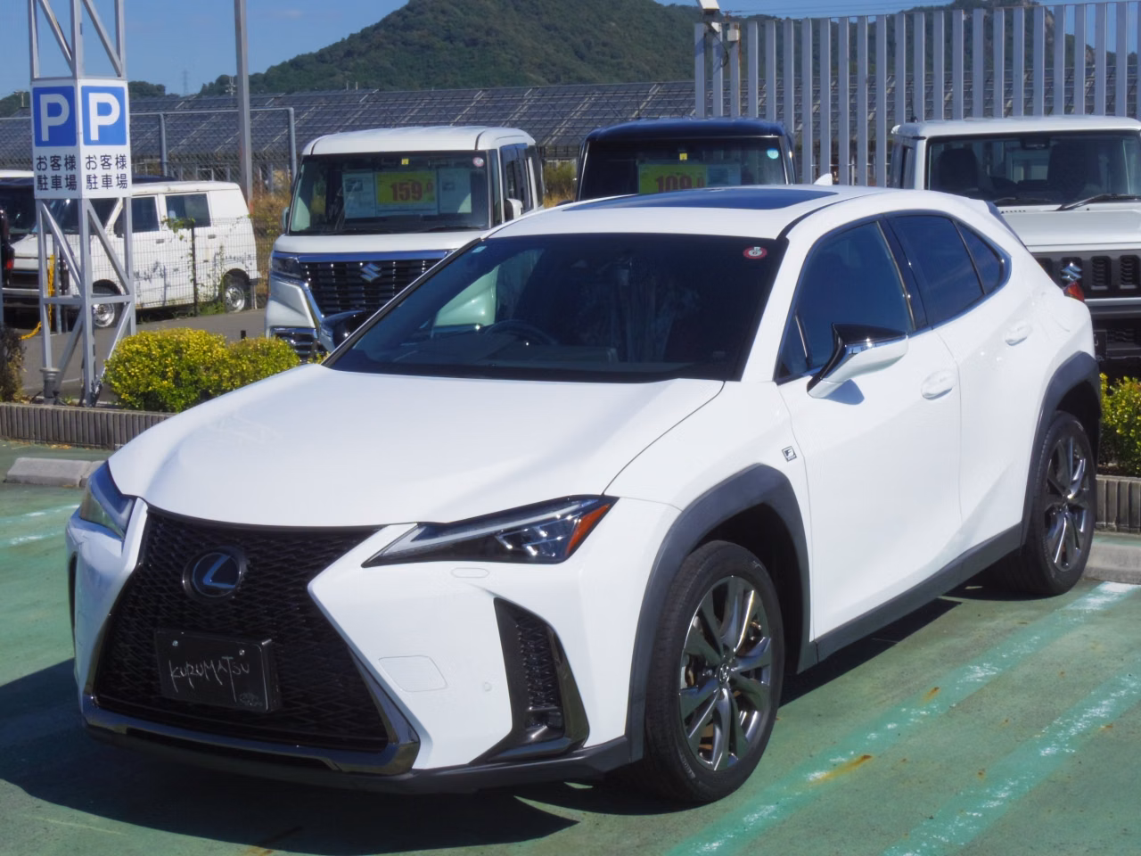 Lexus UX200