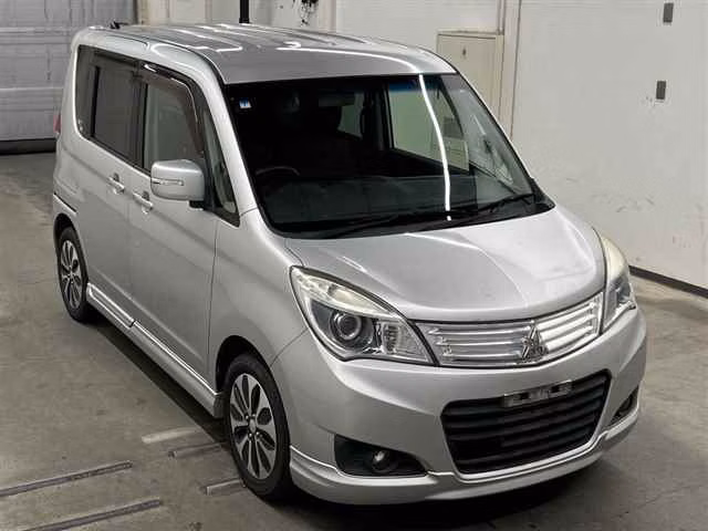 MITSUBISHI DELICA D:2