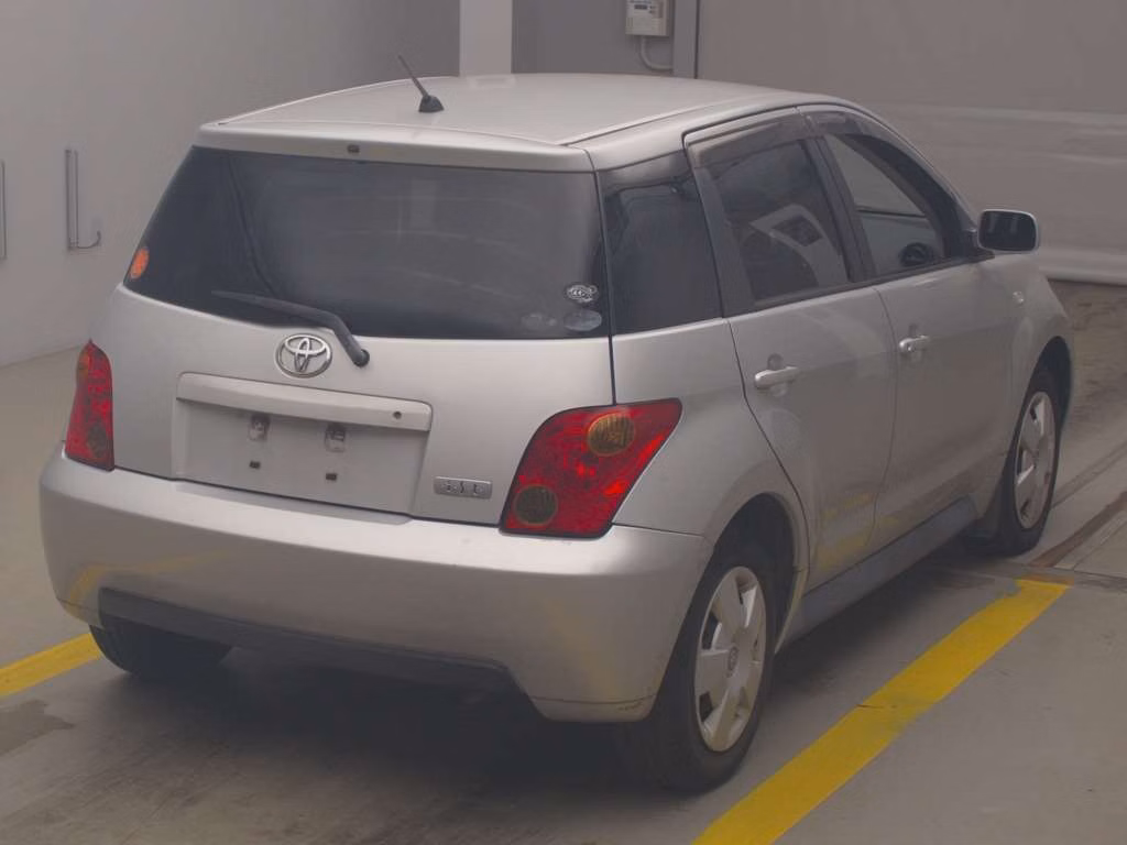 TOYOTA IST