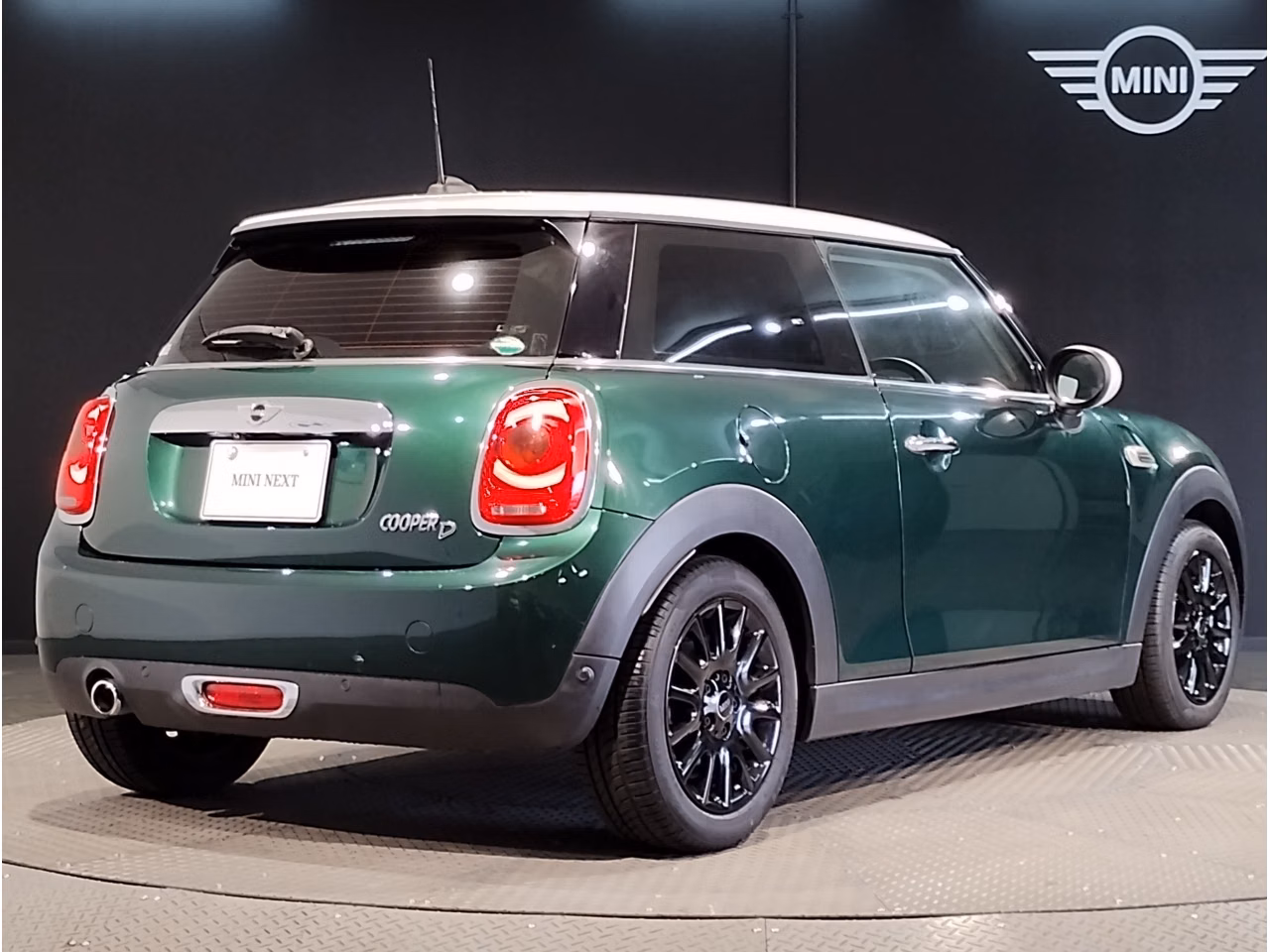 MINI HATCH