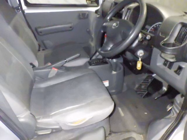 NISSAN CLIPPER