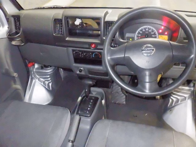 NISSAN CLIPPER