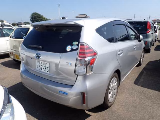 TOYOTA PRIUS ALPHA