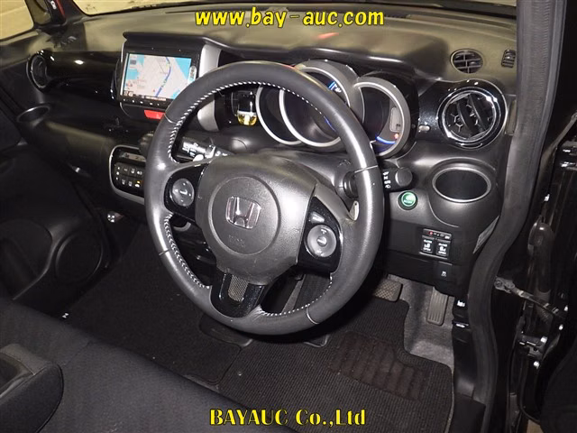 HONDA N-BOX