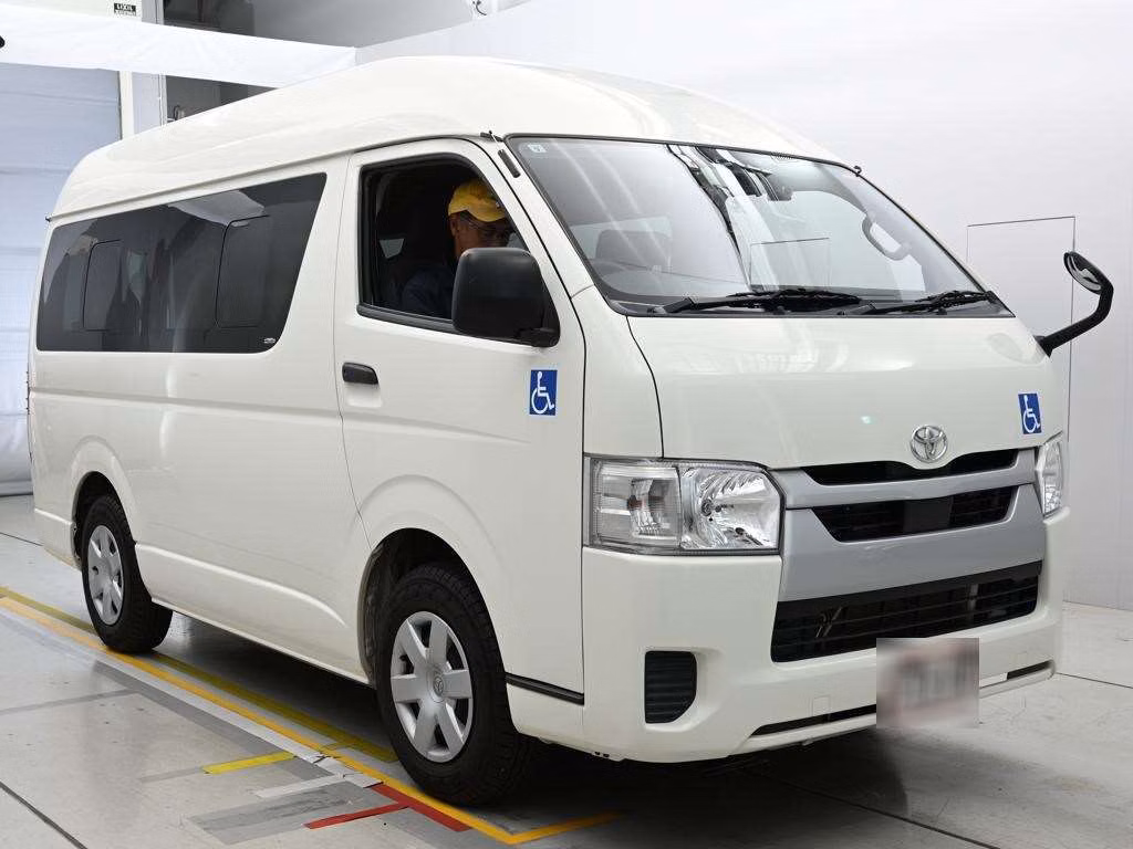 TOYOTA REGIUS ACE
