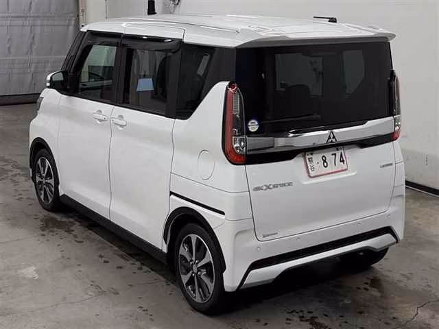 MITSUBISHI EK SPACE