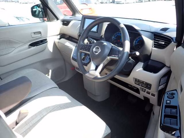 NISSAN ROOX