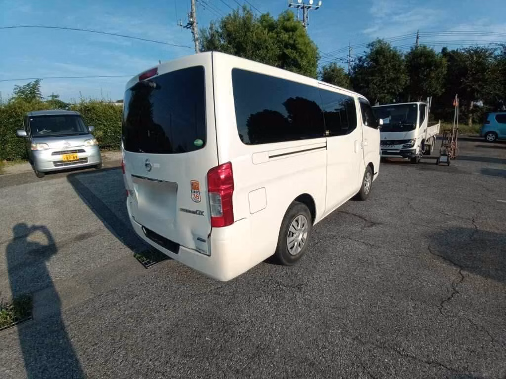 NISSAN NV350 CARAVAN