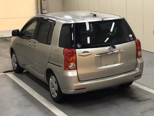 TOYOTA RAUM