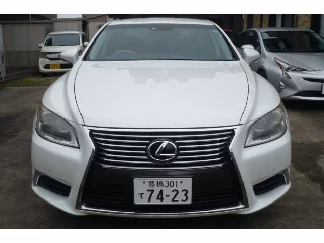 Lexus LS460
