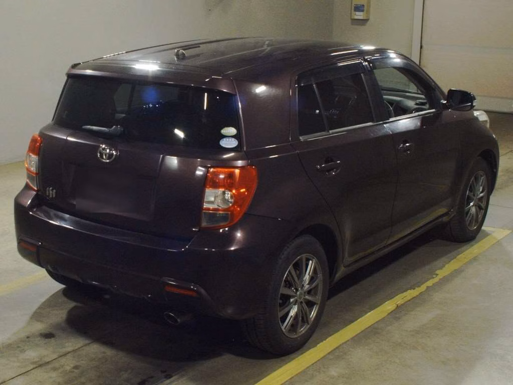 TOYOTA IST