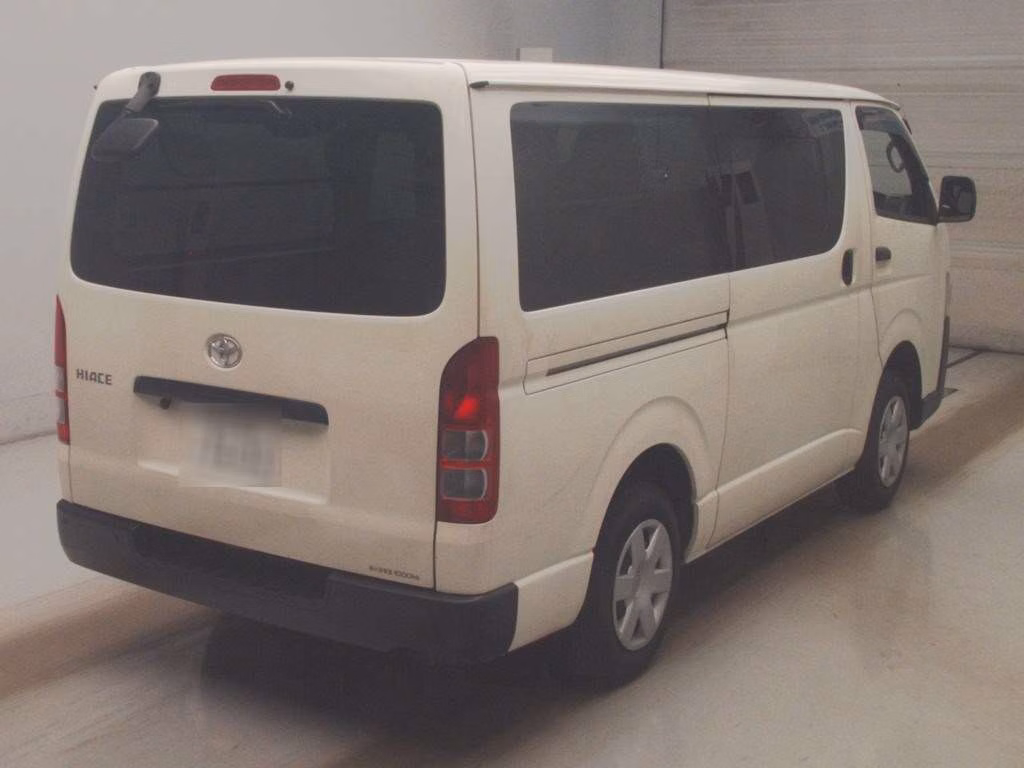 TOYOTA REGIUS ACE