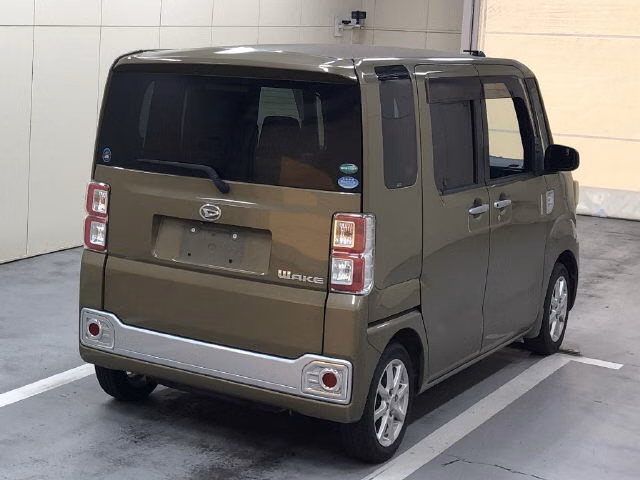 DAIHATSU WAKE