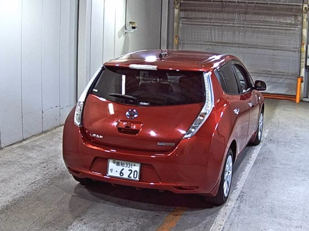 NISSAN LEAF