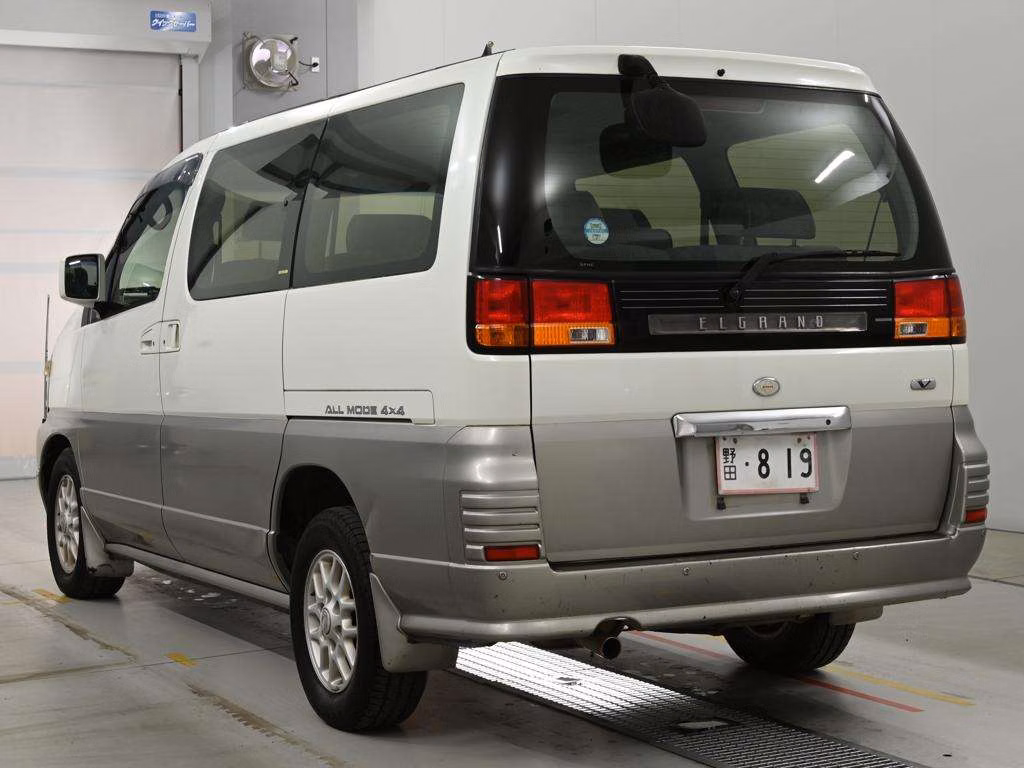 NISSAN ELGRAND