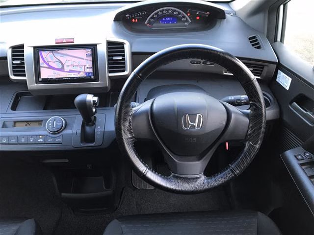 HONDA FREED SPIKE