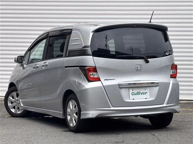 HONDA FREED SPIKE