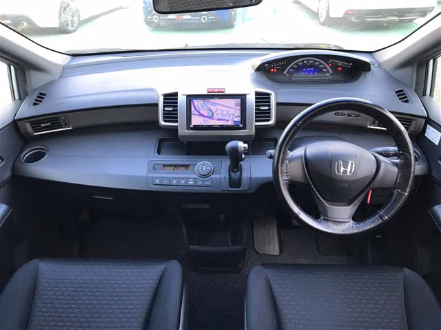 HONDA FREED SPIKE