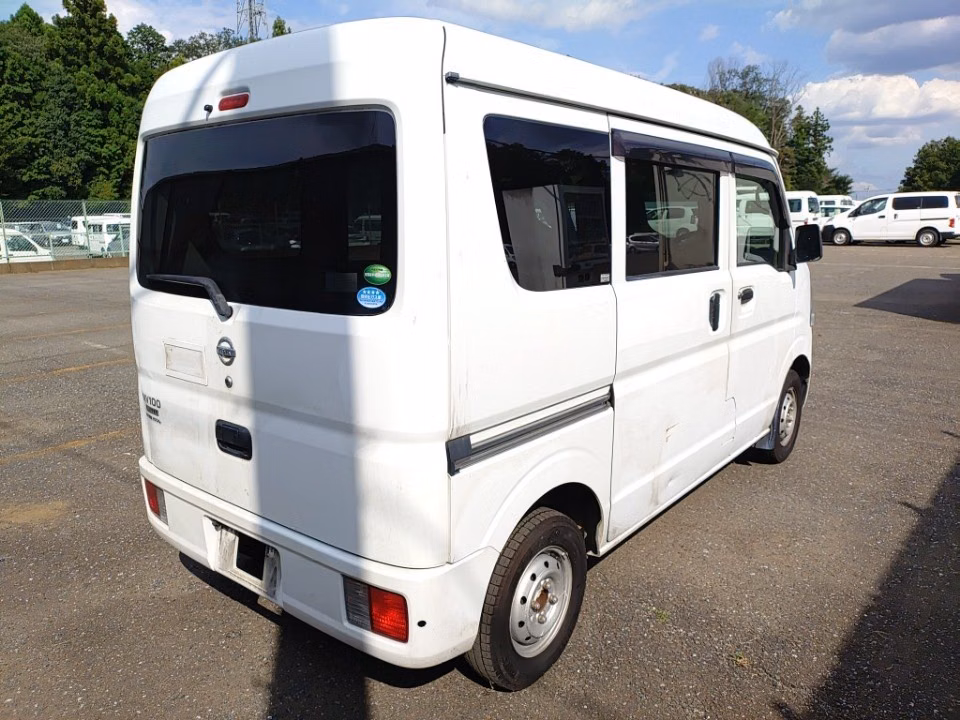 NISSAN NV100 CLIPPER