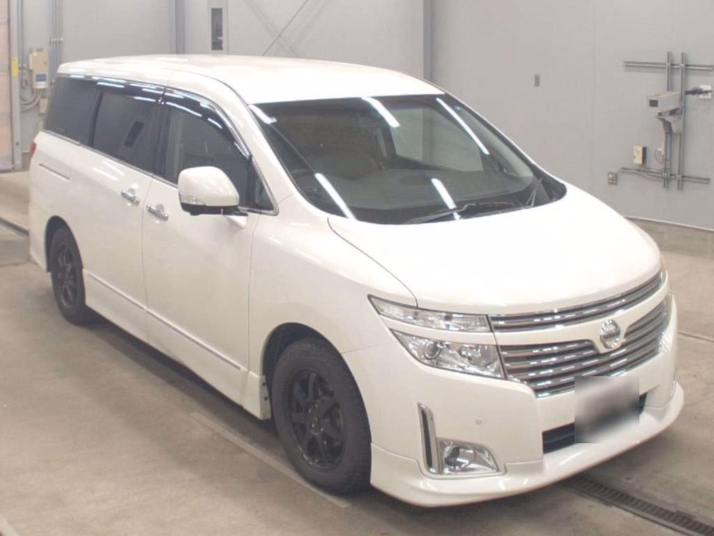NISSAN ELGRAND