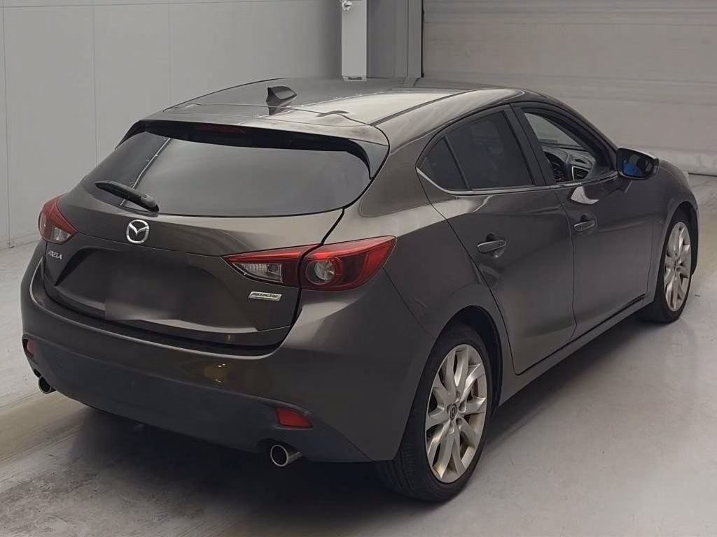 MAZDA AXELA