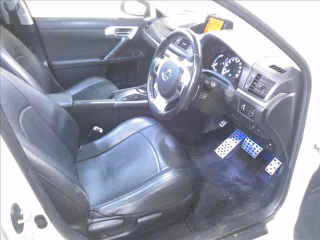 LEXUS CT200H