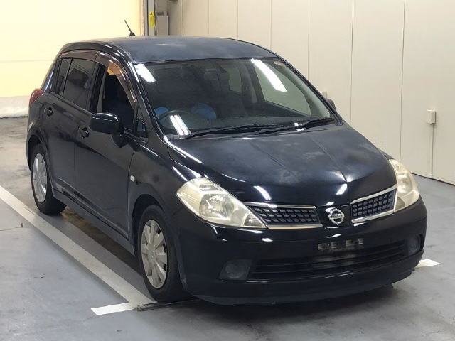 NISSAN TIIDA