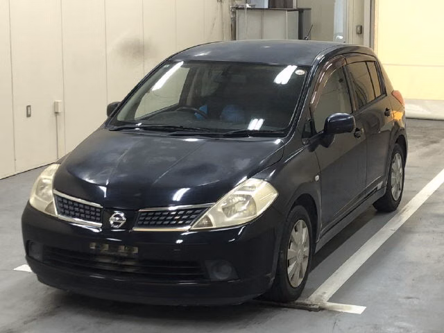 NISSAN TIIDA
