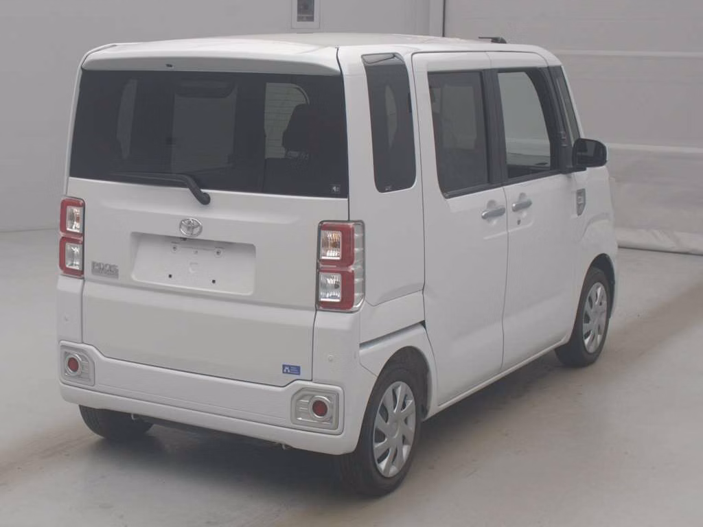 TOYOTA PIXIS MEGA