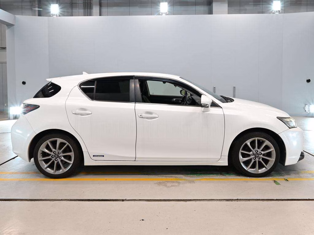 LEXUS CT200H