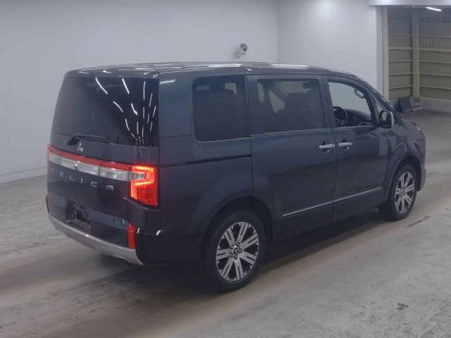 MITSUBISHI DELICA D:5