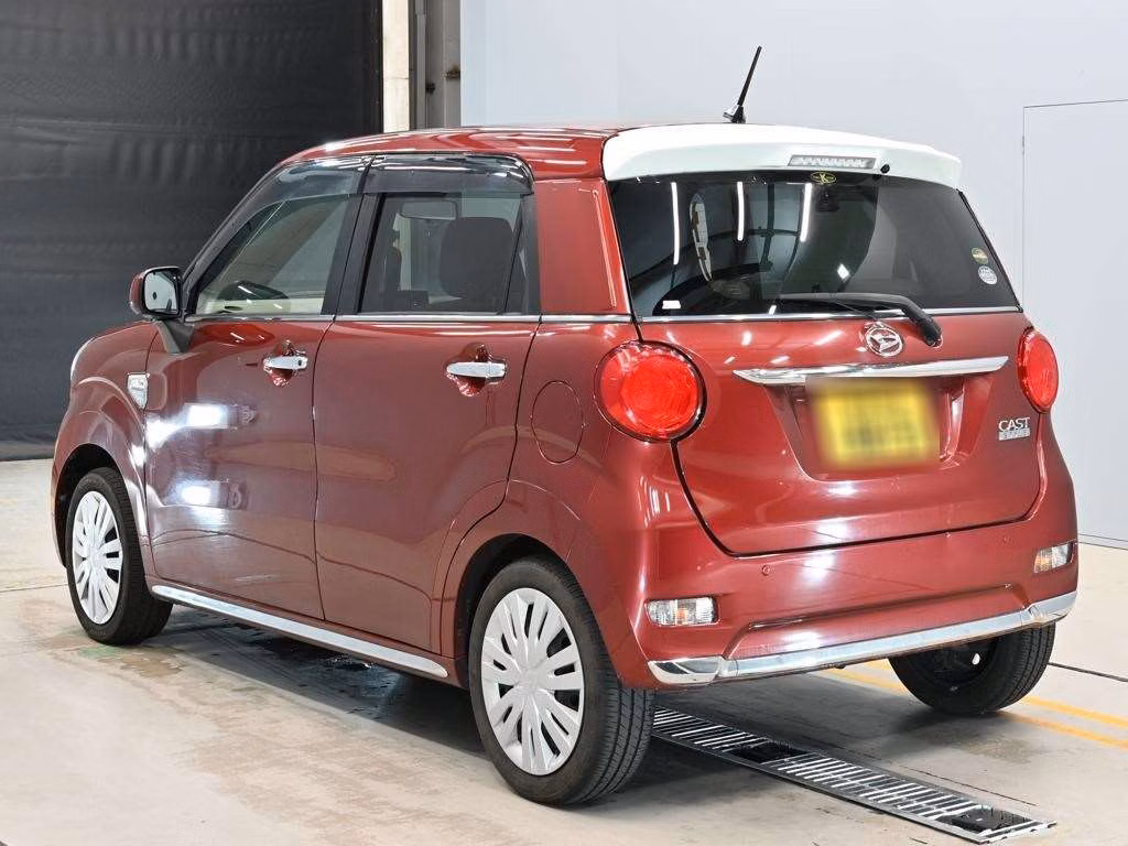 DAIHATSU CAST