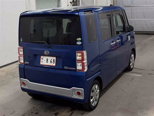 DAIHATSU WAKE