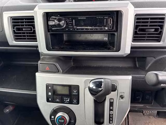 DAIHATSU WAKE