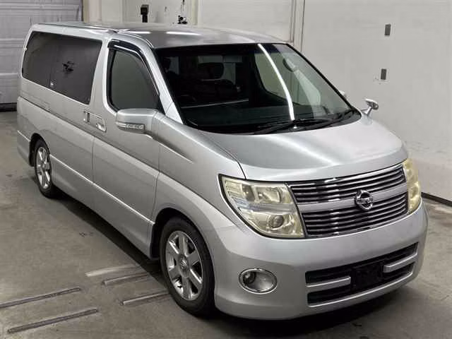NISSAN ELGRAND