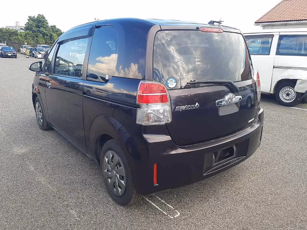 TOYOTA SPADE