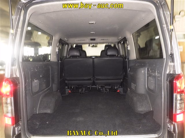 NISSAN NV350 CARAVAN