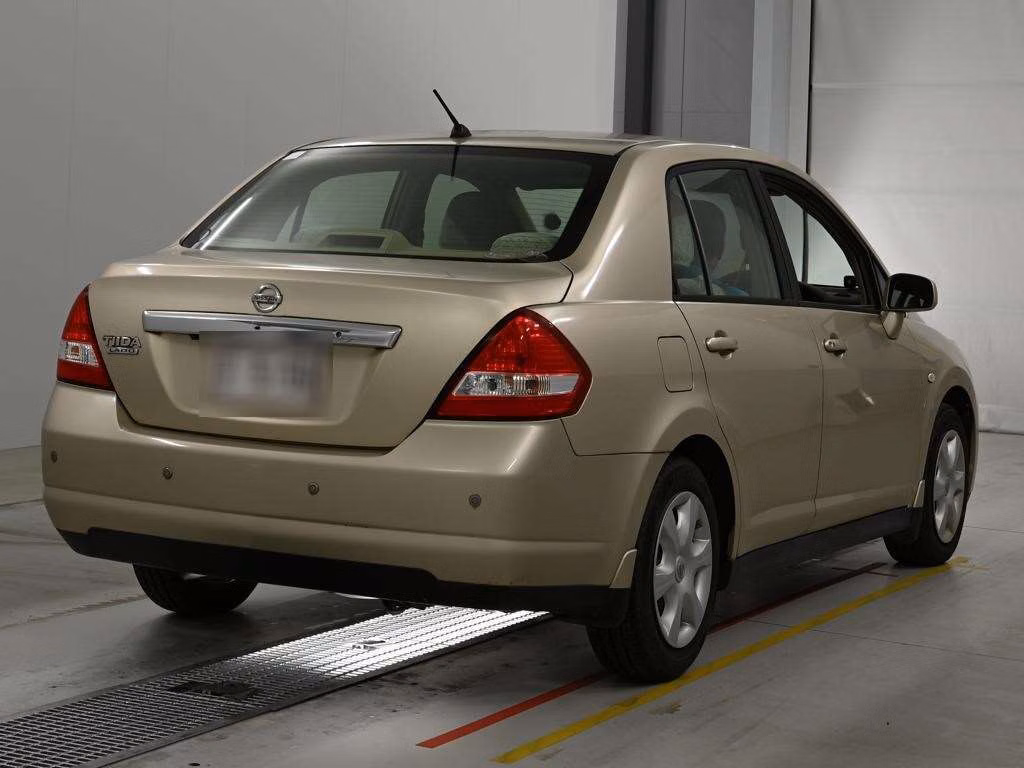 NISSAN TIIDA LATIO