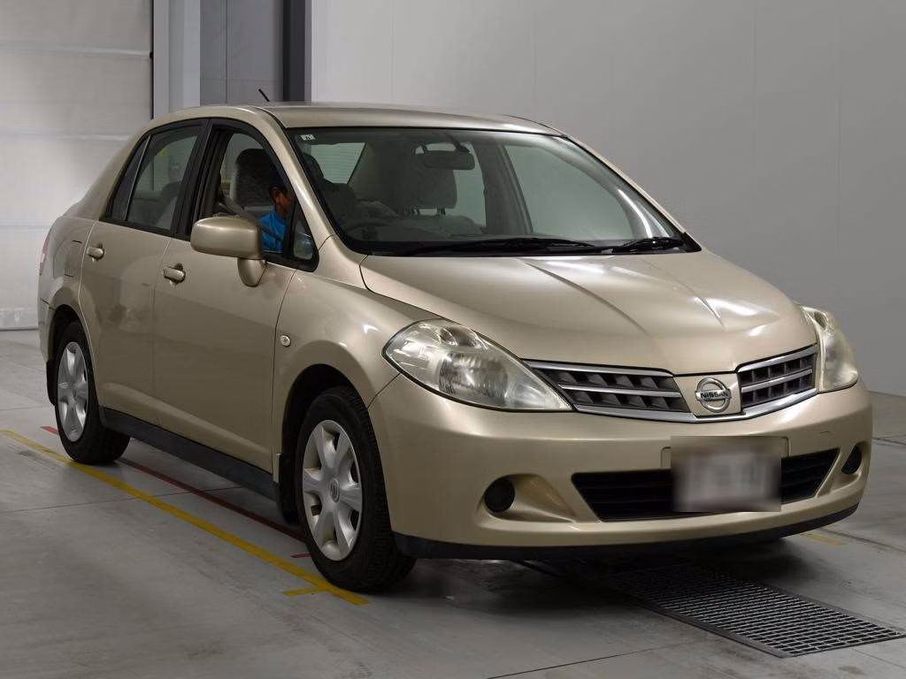NISSAN TIIDA LATIO