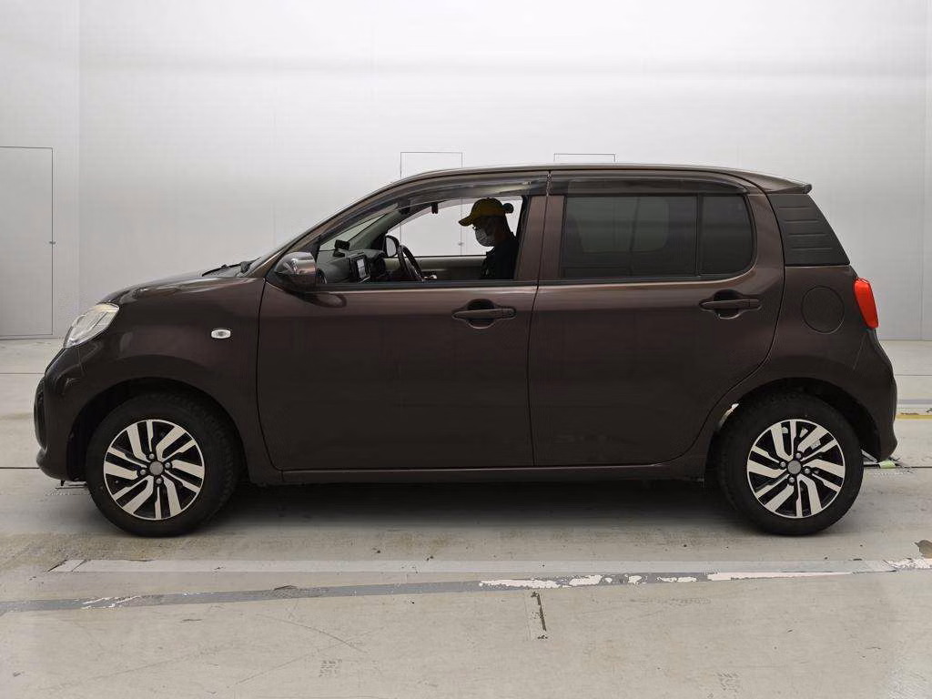 DAIHATSU BOON